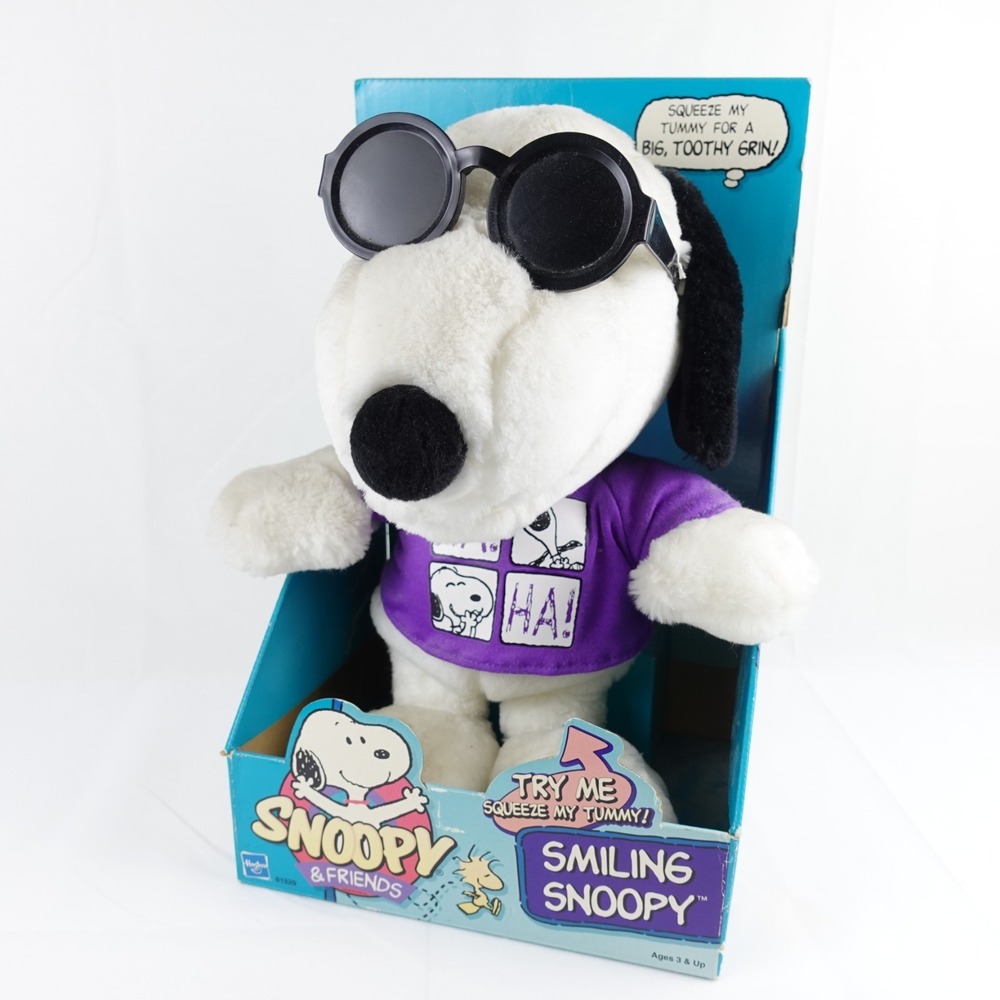 Vintage 1999 Snoopy & Friends Smiling Snoopy Doll Plush Peanuts Joe Cool Hasbro